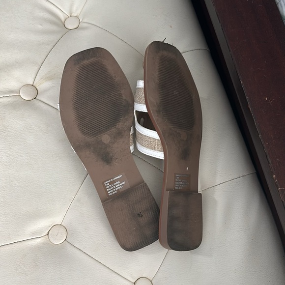 Steve Madden Sandsls - Picture 3 of 3